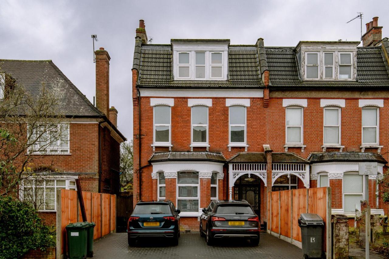 Fantastic New, London Apartment 3 Bed 1 Bath & Parking Whetstone ภายนอก รูปภาพ