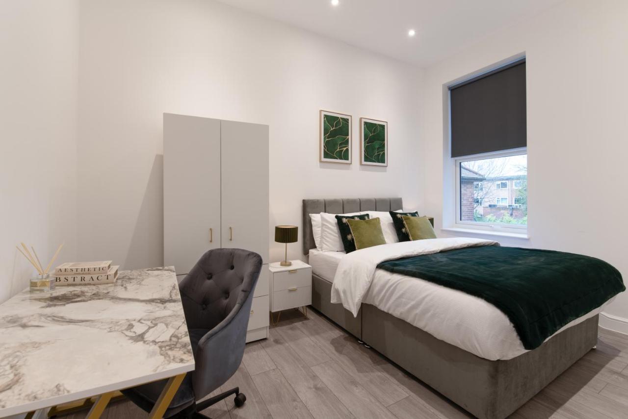 Fantastic New, London Apartment 3 Bed 1 Bath & Parking Whetstone ภายนอก รูปภาพ